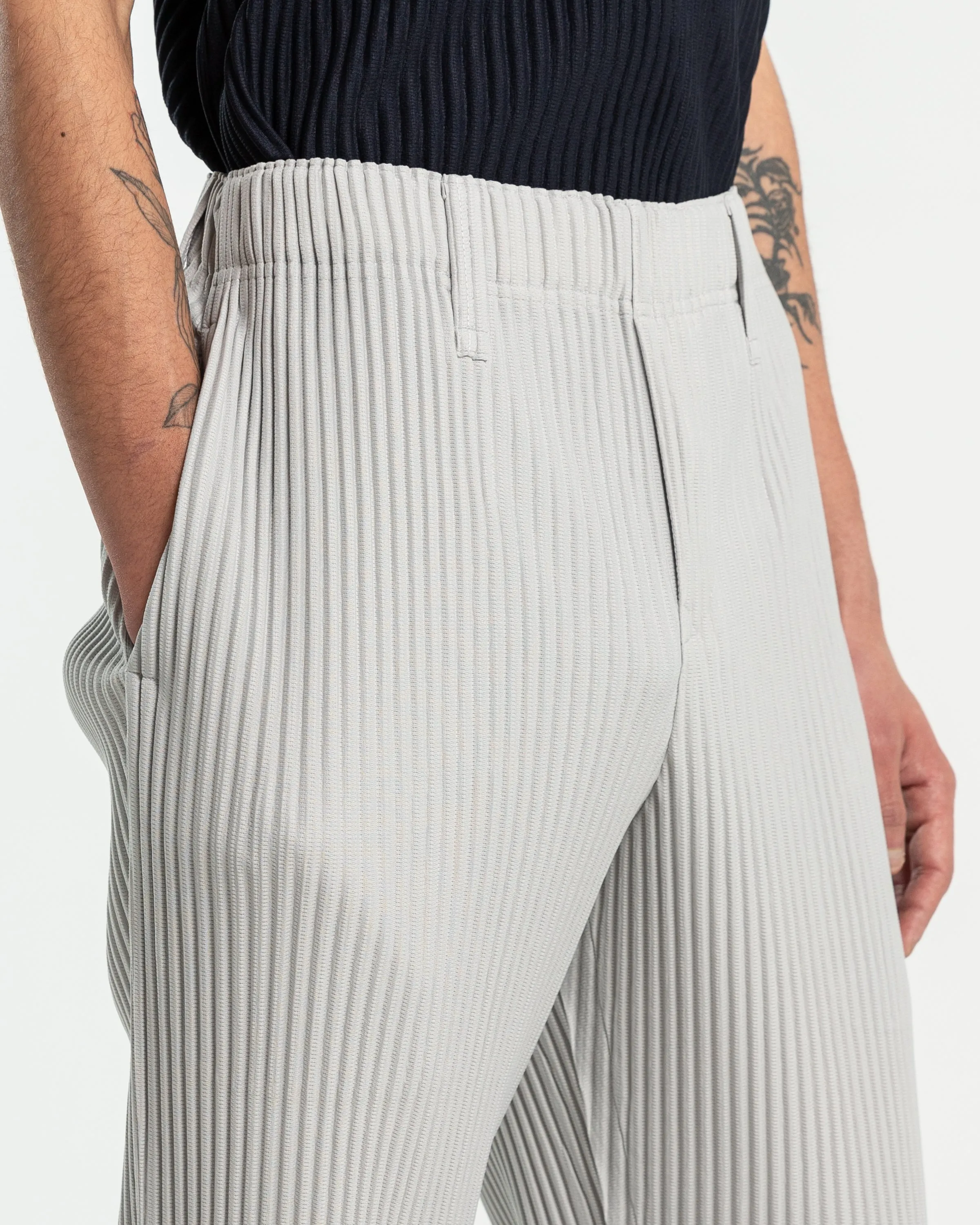 Basic Pleated Trouser in Light Grey