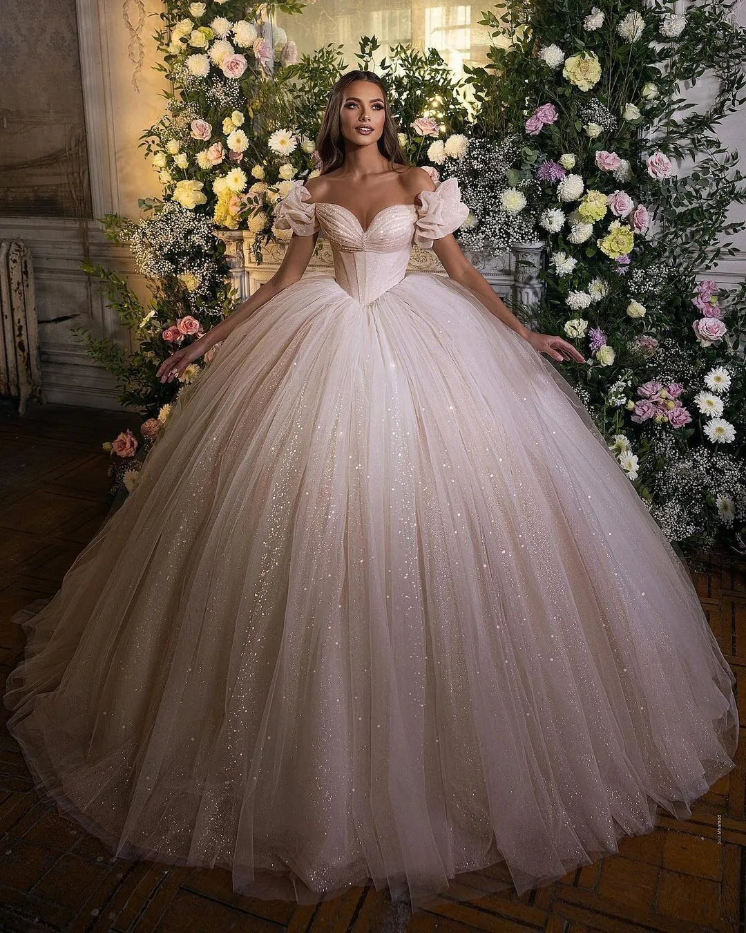 Courtly Style Puff Sleeve Pleating Sequins Tulle Ball Gown Wedding Dresses, WDY0339