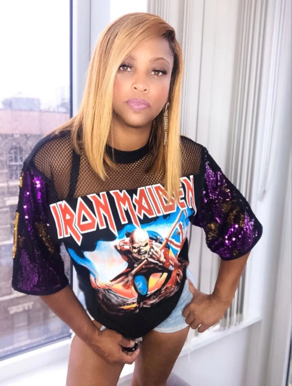 Sure! Here’s an optimized title for your e-commerce product:

Iron Maiden Mesh Sequin Graphic T-Shirt for Unisex Rock Fans