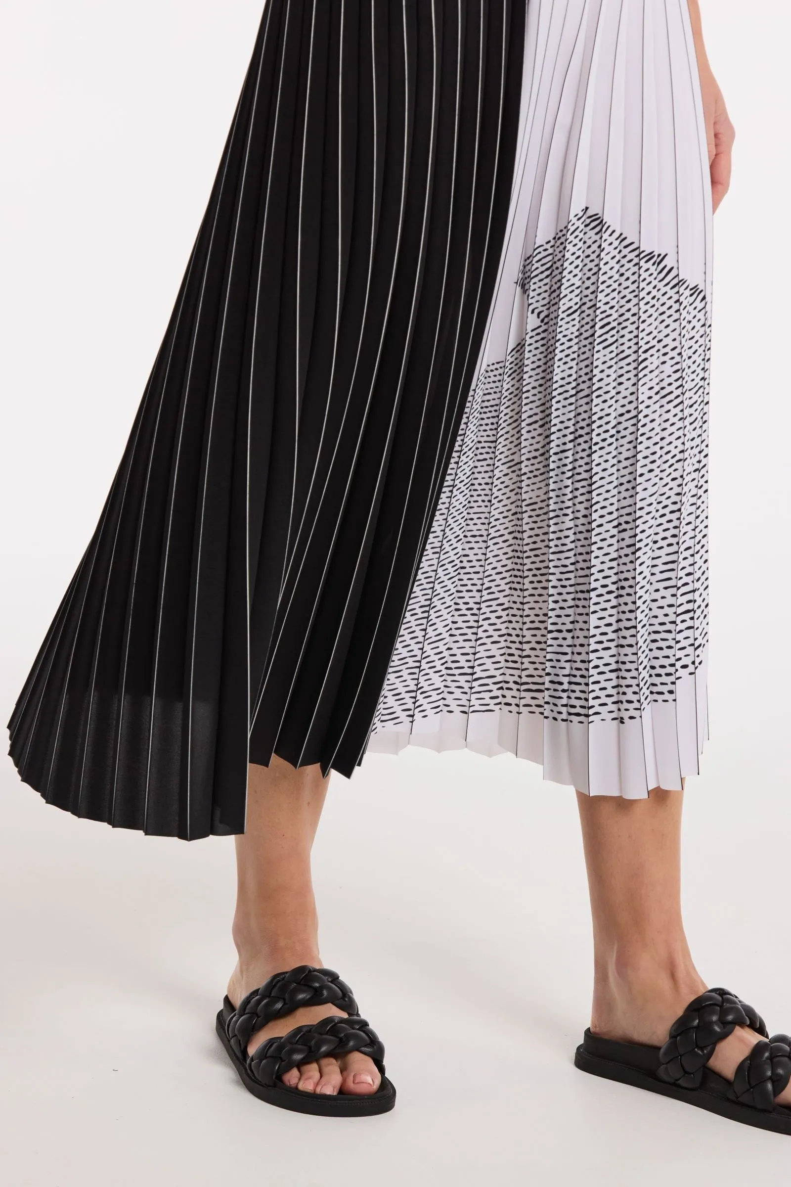 Marco Polo - YTMS55038 Pleated Mono Skirt