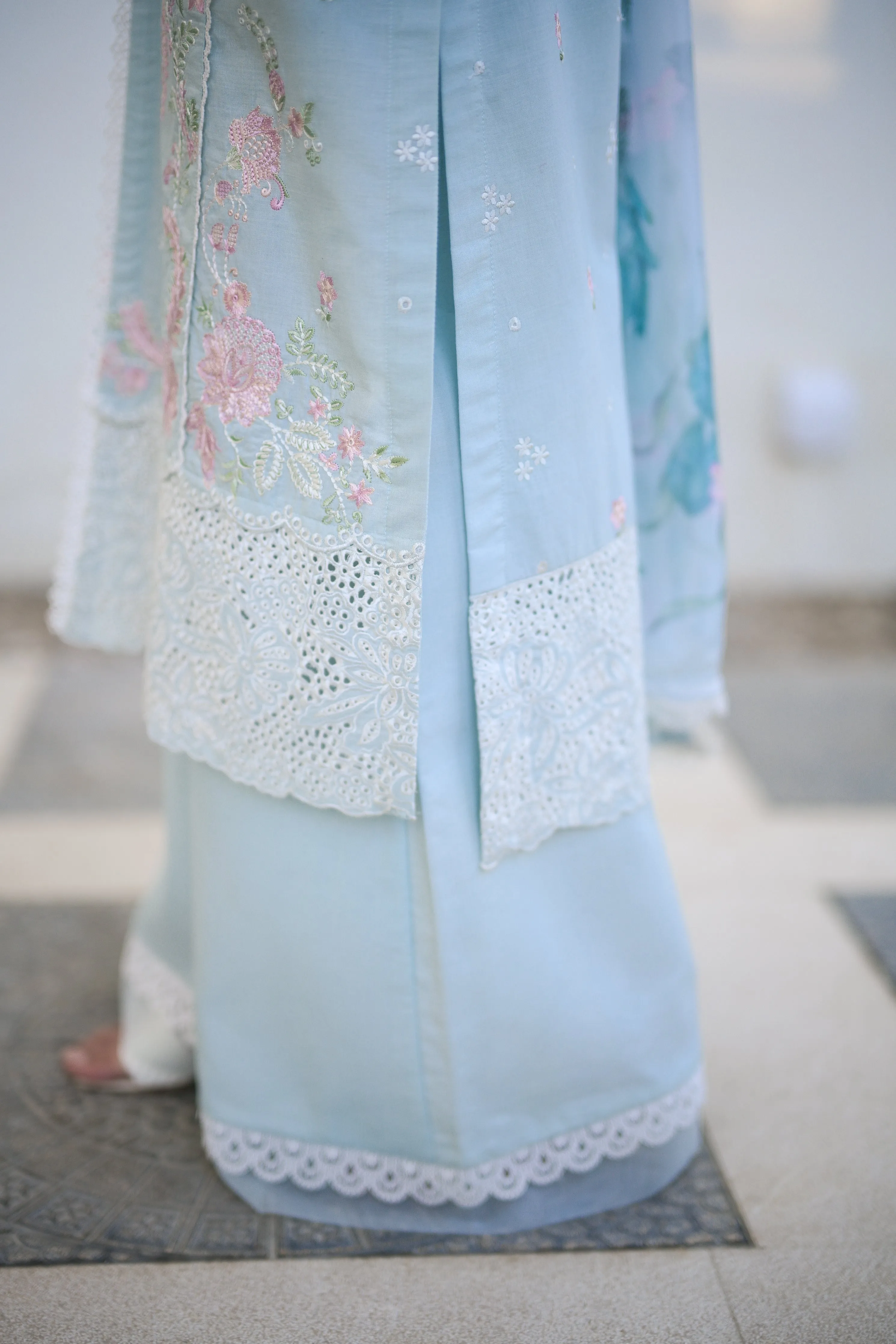 ZAHRA (ICE BLUE) - LUXURY LAWN x EID 2024